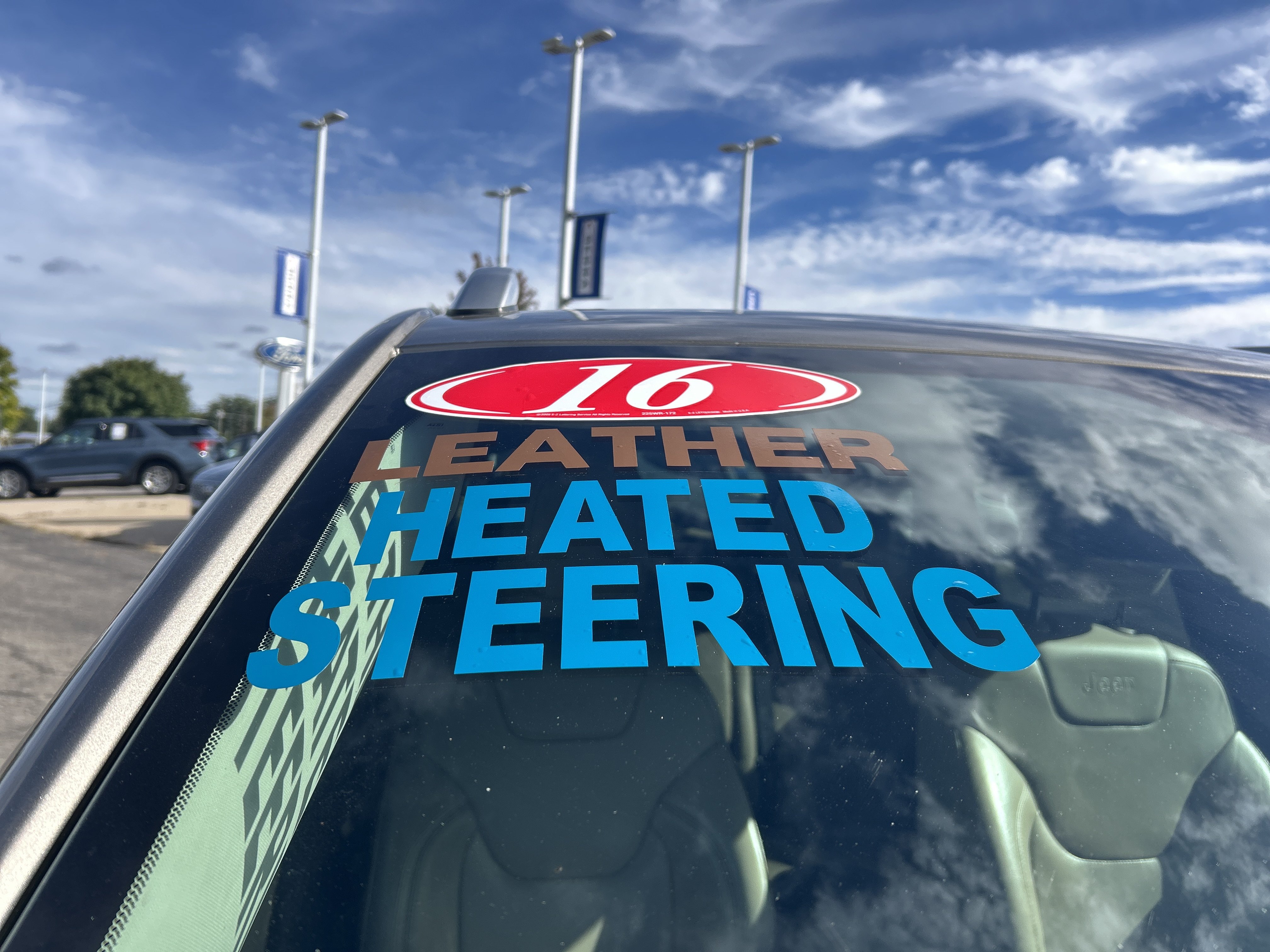 Used 2016 Jeep Cherokee Limited AWD/4WD image 24