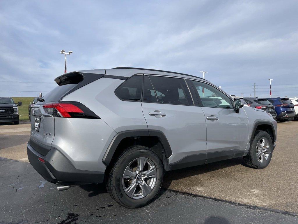 Used 2024 Toyota RAV4 XLE image 4