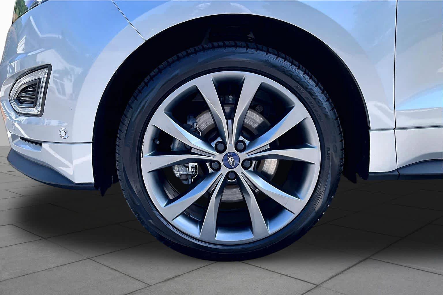 Used 2018 Ford Edge Sport w/ Equipment Group 401A AWD/4WD image 11