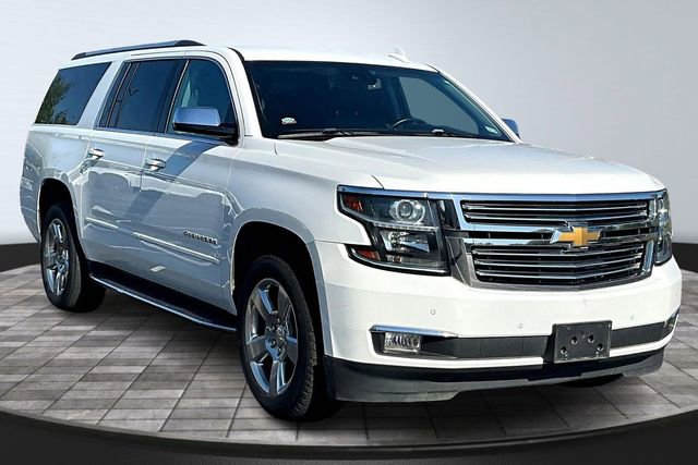 Used 2020 Chevrolet Suburban Premier image 3