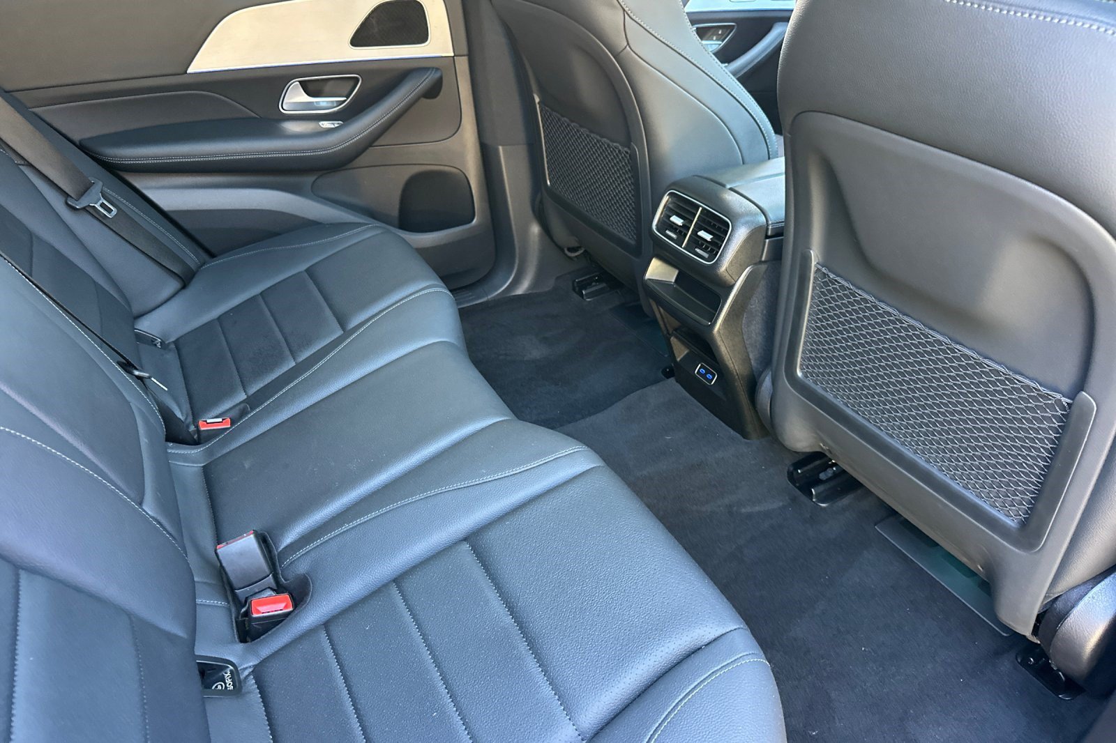 Used 2025 Mercedes-Benz GLE 450e 4MATIC image 34