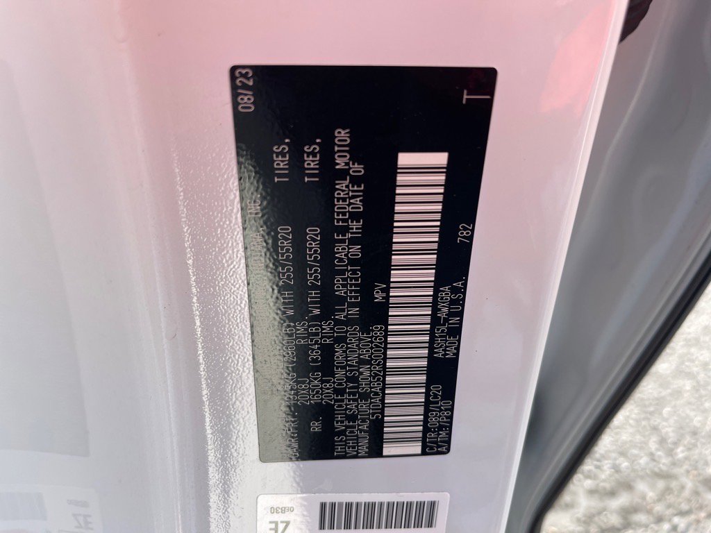 Used 2024 Toyota Grand Highlander Limited image 11