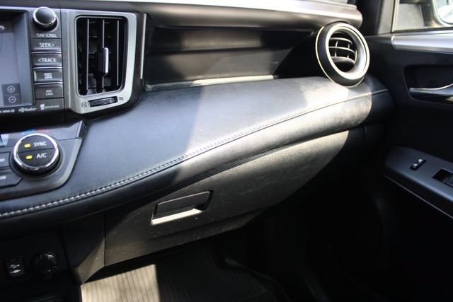 Used 2018 Toyota RAV4 XLE AWD/4WD image 20