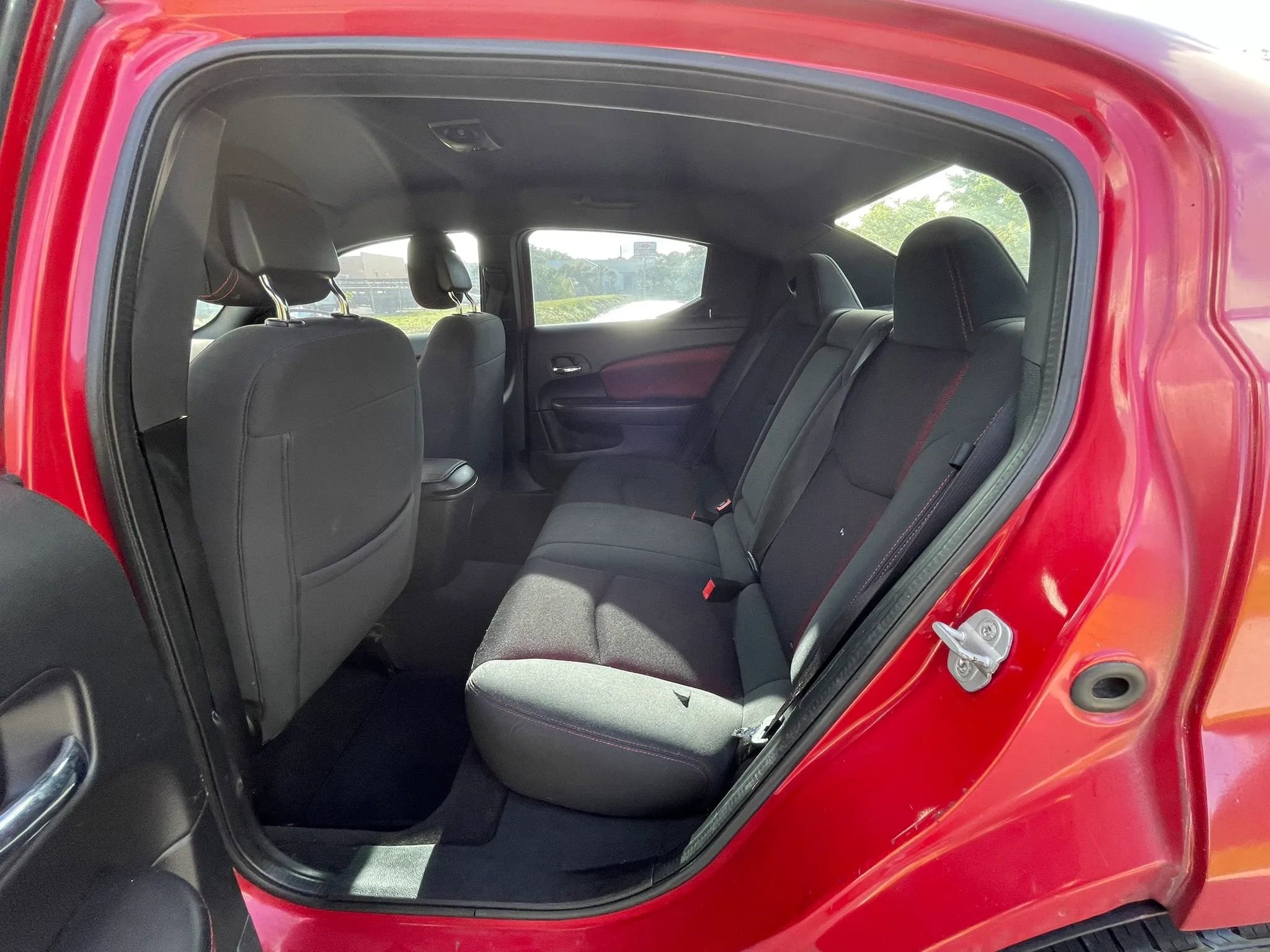 Used 2011 Dodge Avenger FWD image 26