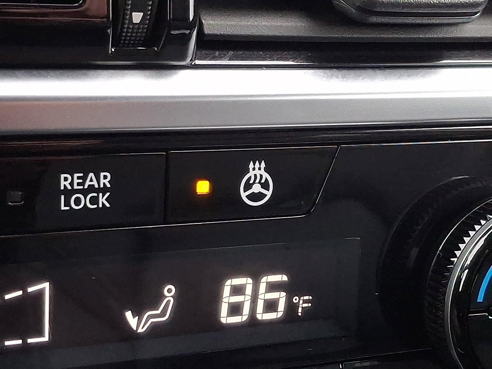 Used 2023 Nissan Pathfinder SL image 24