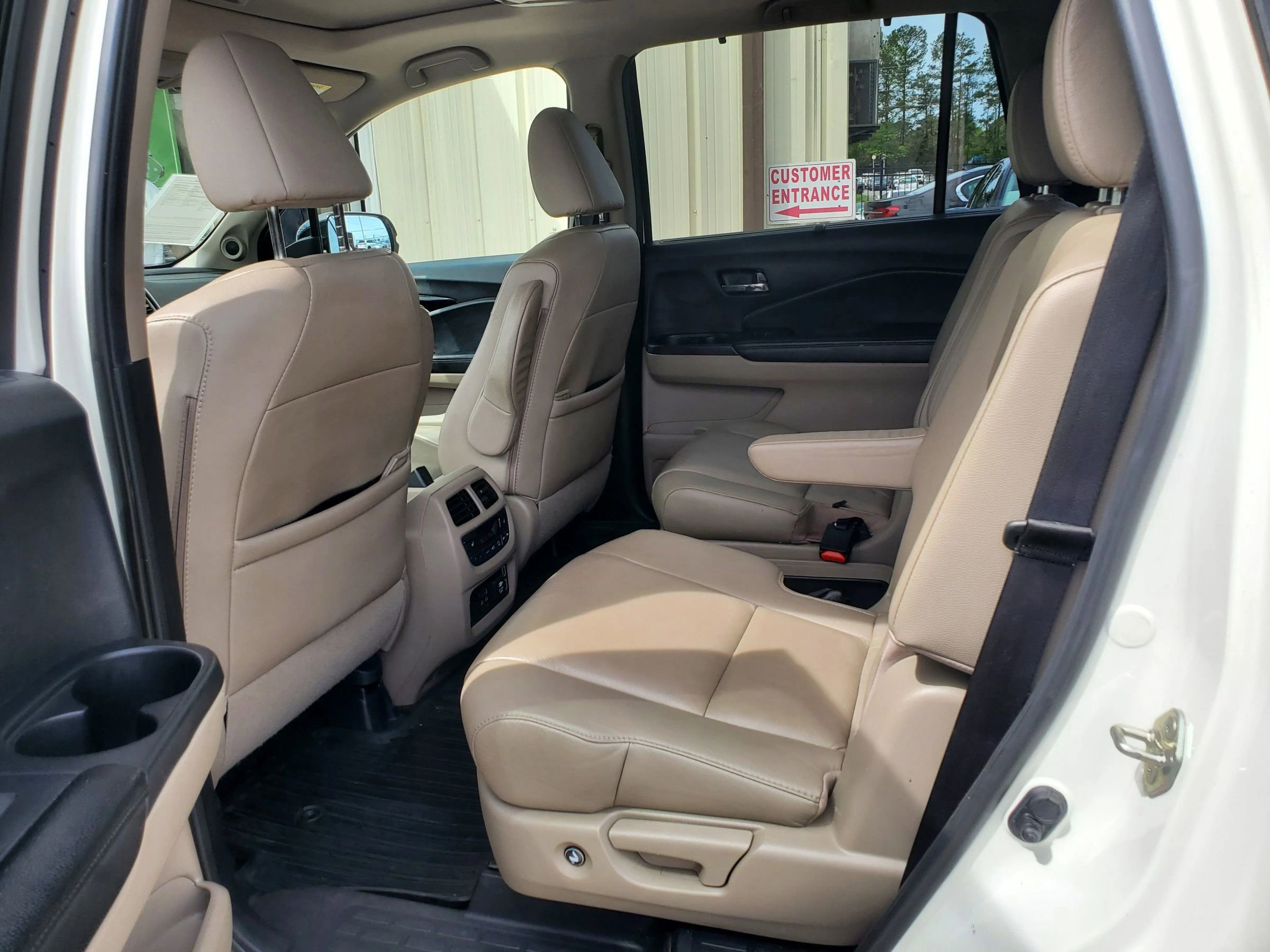 Used 2019 Honda Pilot Touring image 34