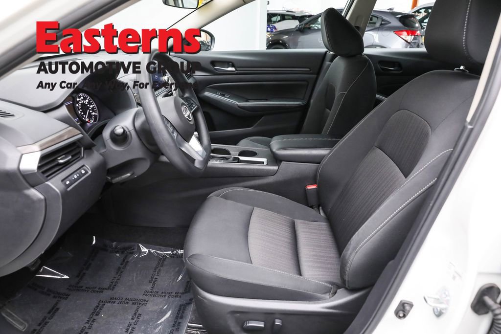 Used 2025 Nissan Altima 2.5 SV image 14