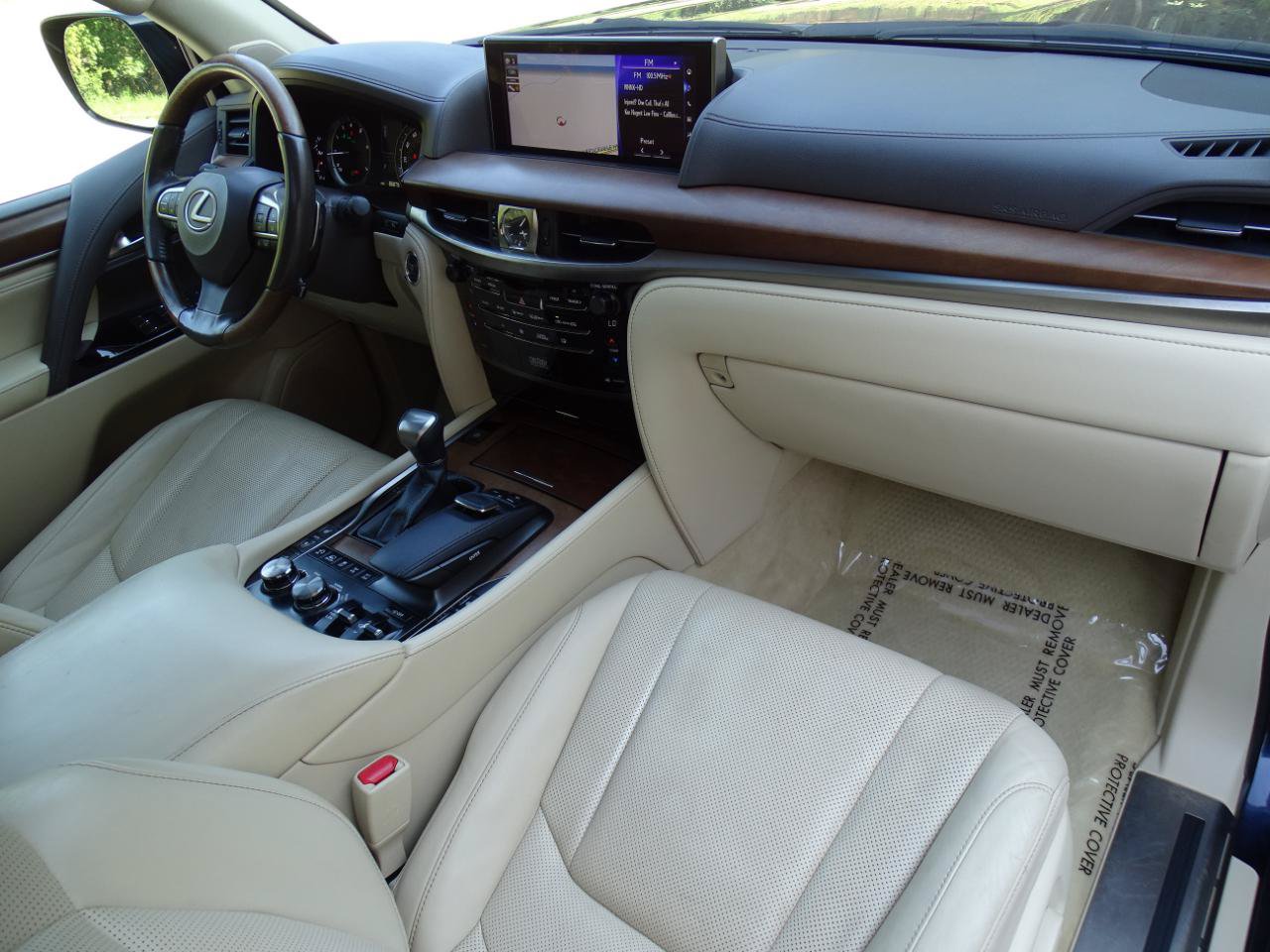Used 2016 Lexus LX 570 4WD w/ Luxury Package image 45
