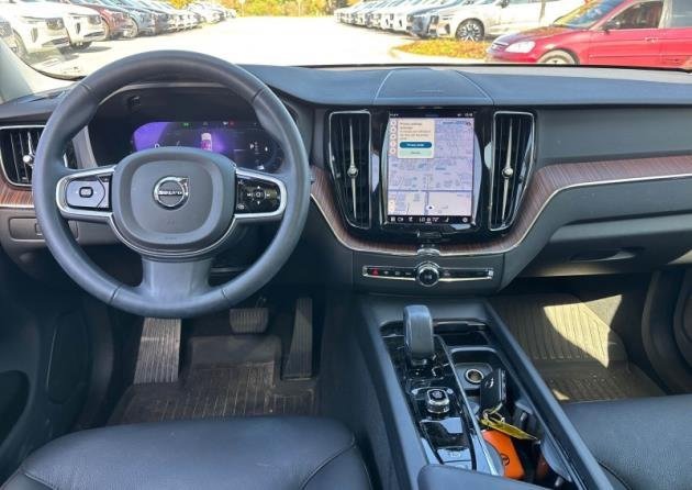 Used 2023 Volvo XC60 B5 Plus w/ Climate Package image 6
