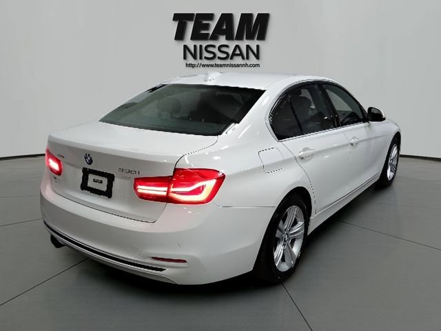 Used 2017 BMW 330i xDrive Sedan AWD/4WD image 6
