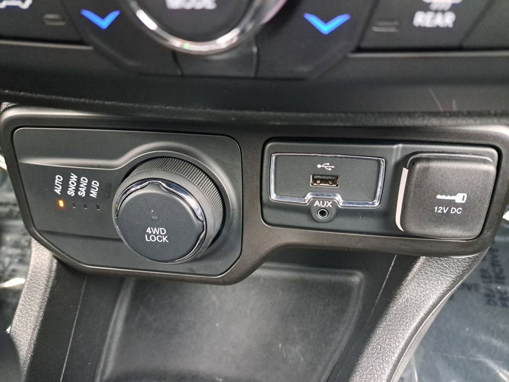Used 2022 Jeep Renegade Sport image 23