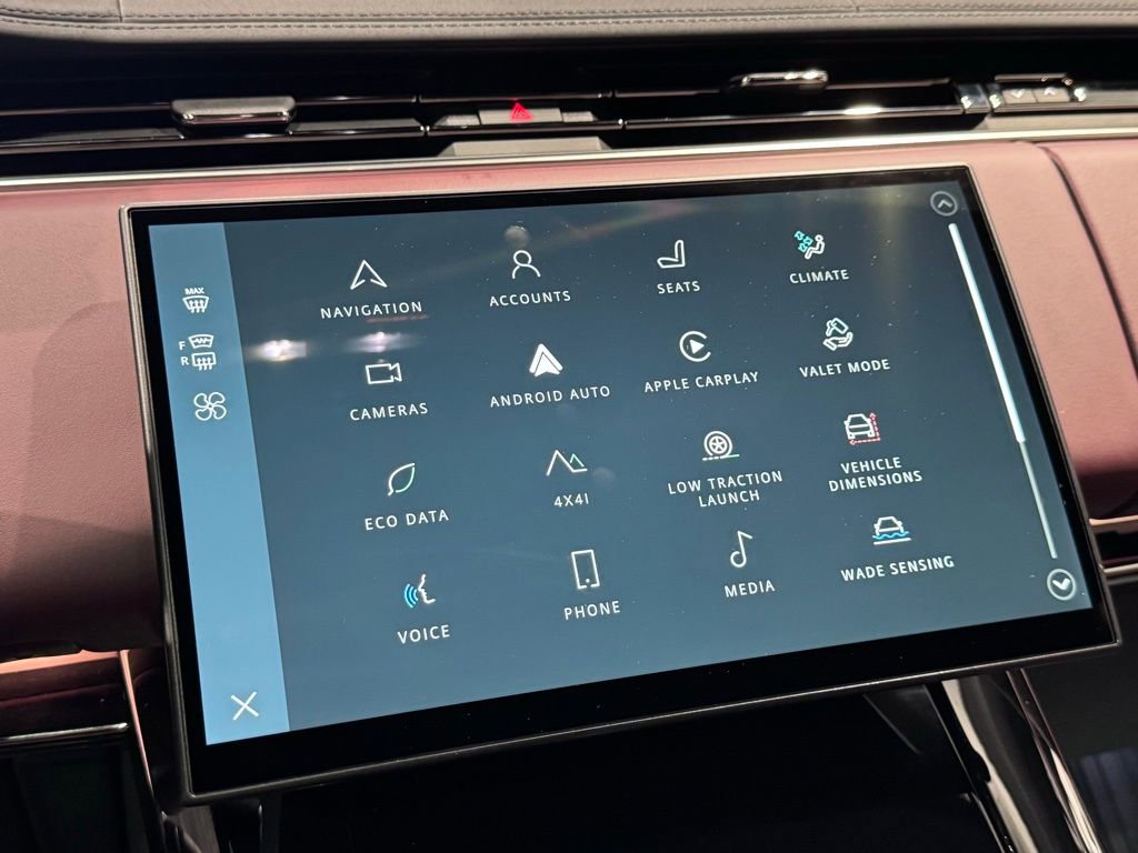 Used 2025 Land Rover Range Rover Sport Dynamic SE image 32