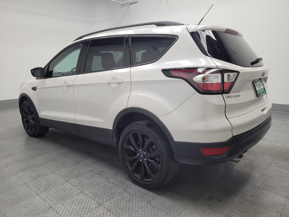 Used 2018 Ford Escape SE w/ SE Sport Appearance Package image 3