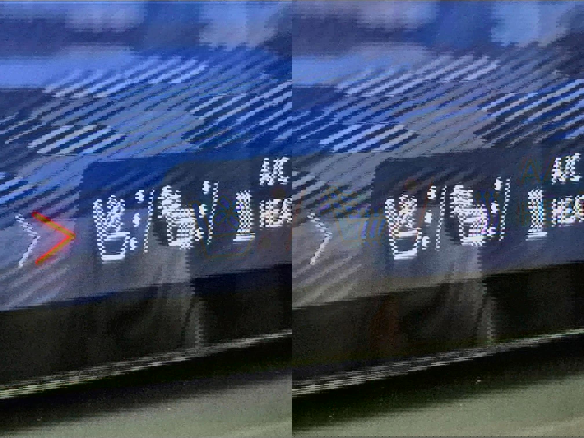 Used 2025 Chevrolet Silverado EV LT image 4