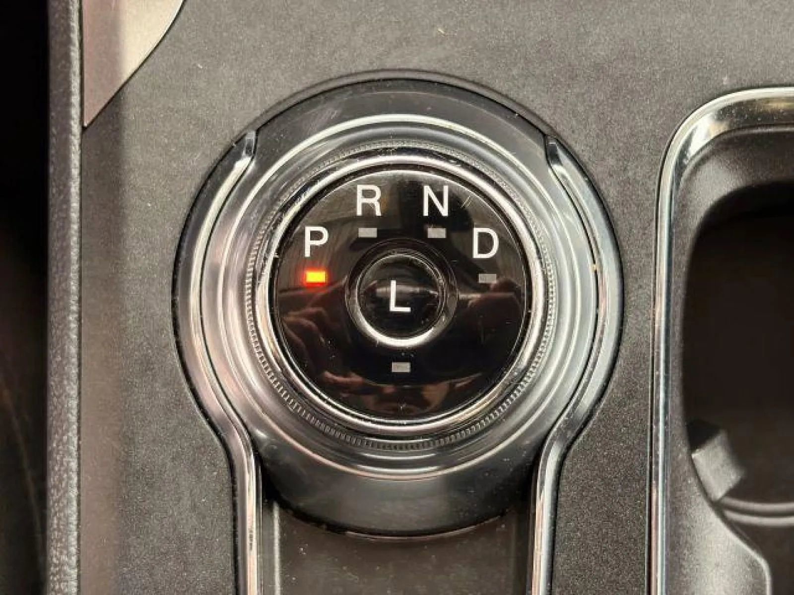Used 2020 Ford Fusion SE image 30