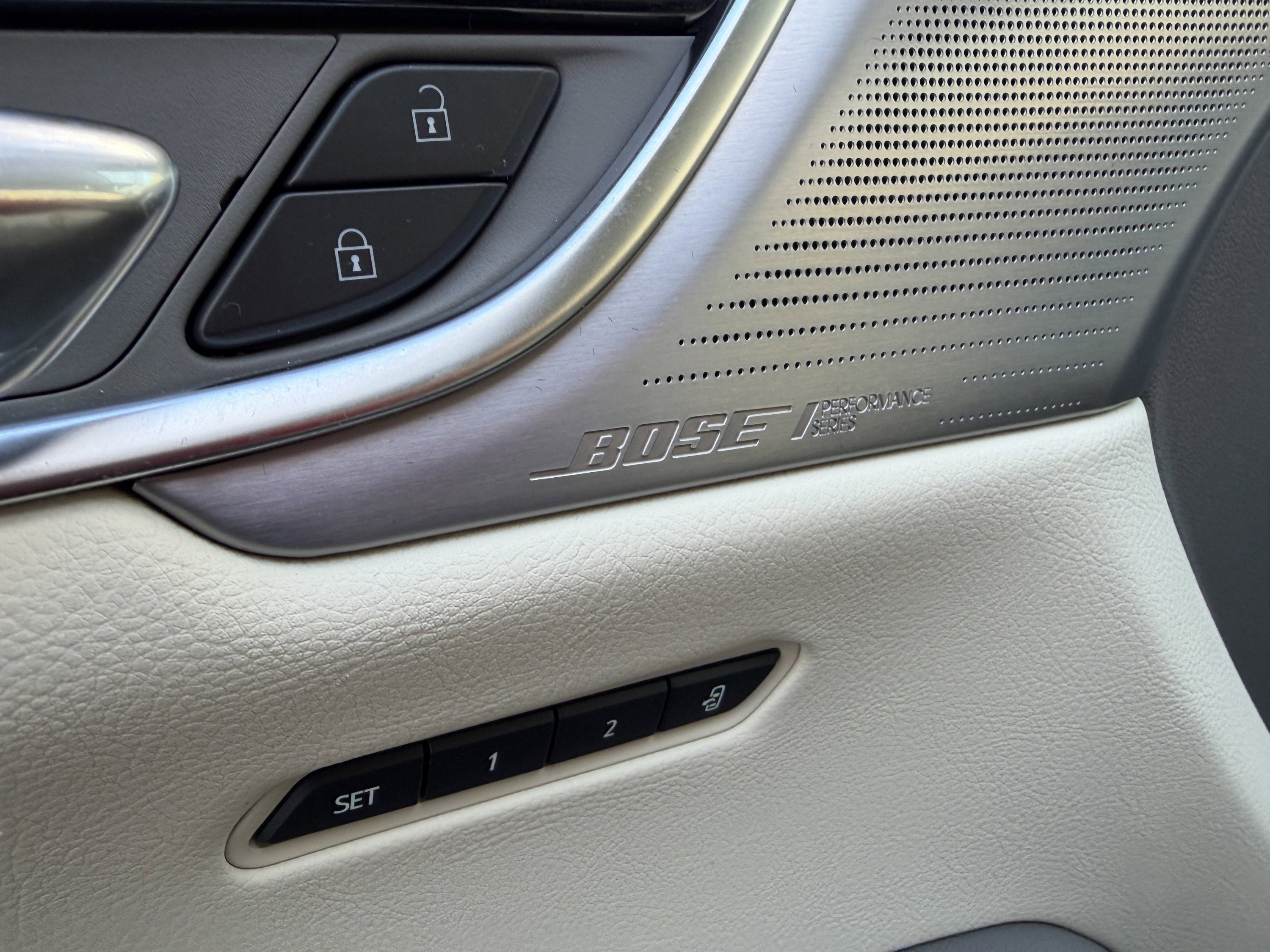 Certified 2025 Cadillac XT6 Premium Luxury w/ LPO, Floor Liner Package image 30