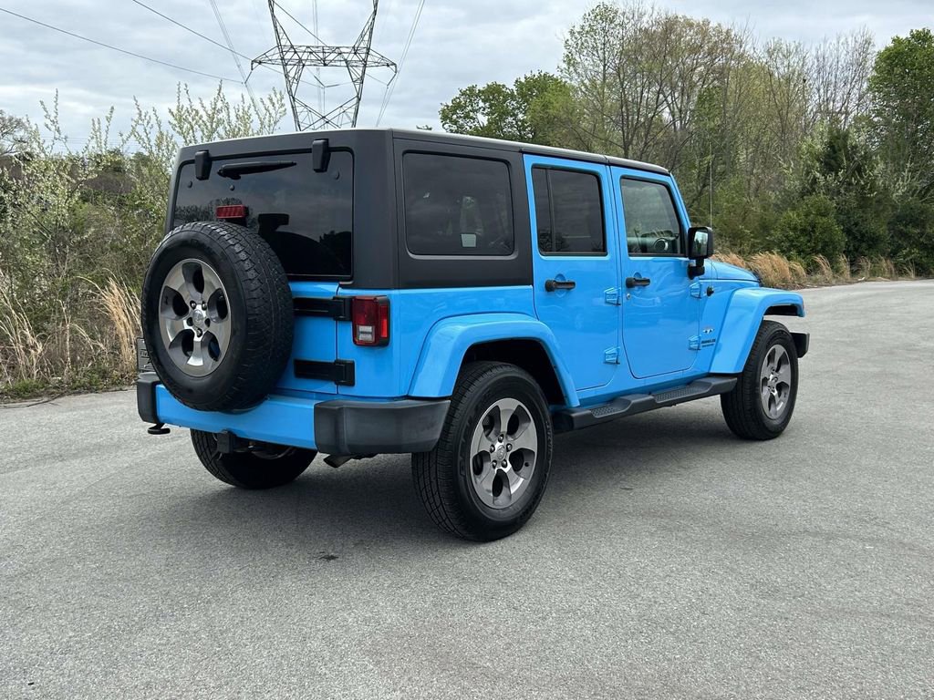 Used 2017 Jeep Wrangler Unlimited Sahara w/ Dual Top Group AWD/4WD image 3
