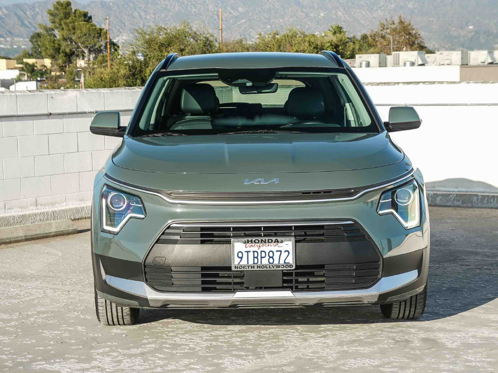 Used 2025 Kia Niro EX FWD image 2
