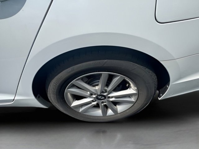 Used 2017 Hyundai Sonata SE FWD image 5