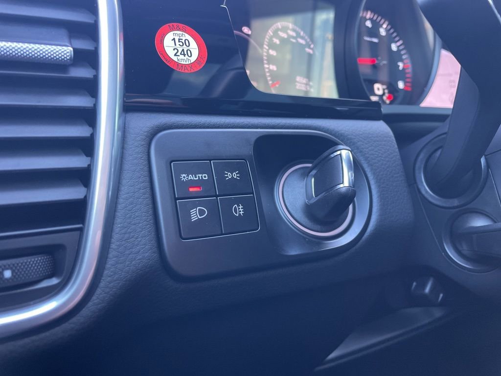 Certified 2023 Porsche Cayenne Platinum Edition image 34