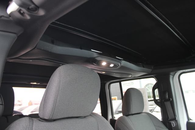Used 2024 Jeep Wrangler Unlimited Sport AWD/4WD image 33