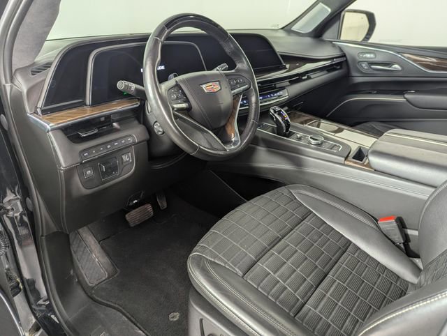 Used 2023 Cadillac Escalade ESV Sport Platinum w/ LPO, ONYX Package AWD/4WD image 10