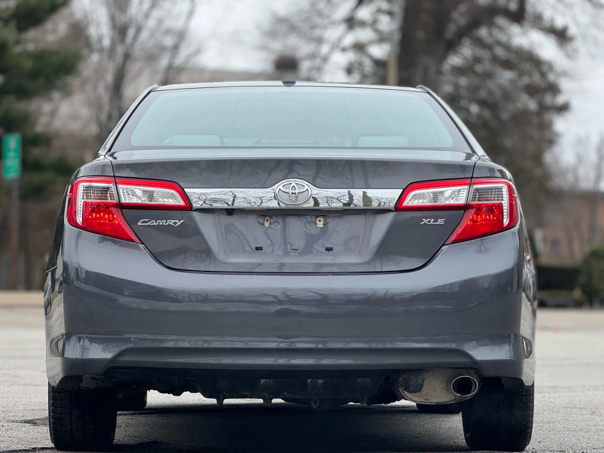 Used 2014 Toyota Camry XLE w/ Leather Package FWD image 6