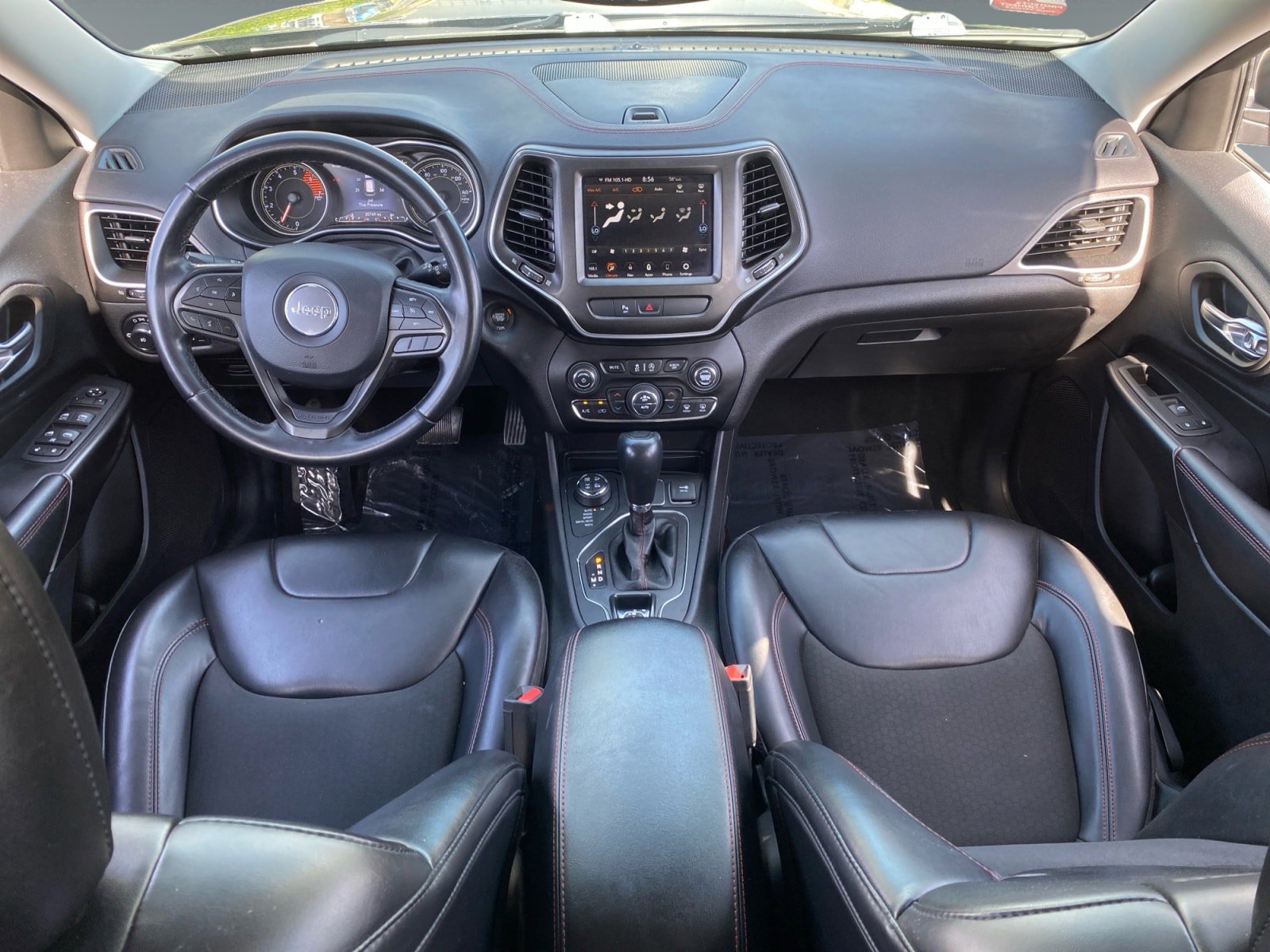 Used 2020 Jeep Cherokee Trailhawk w/ Comfort/Convenience Group AWD/4WD image 10