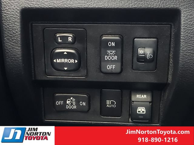 Used 2018 Toyota Tundra Limited w/ Limited Premium Package AWD/4WD image 23