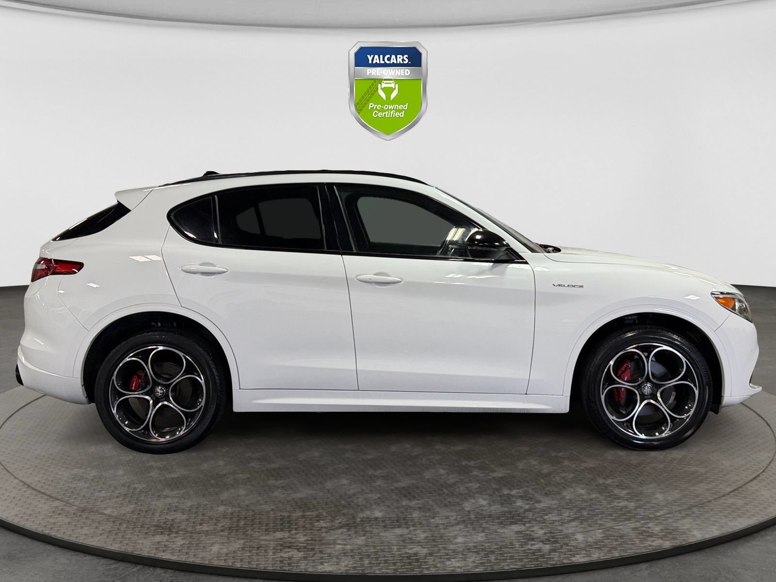 Used 2022 Alfa Romeo Stelvio Veloce AWD/4WD image 6
