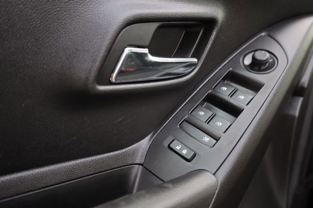 Used 2018 Chevrolet Trax LS image 16