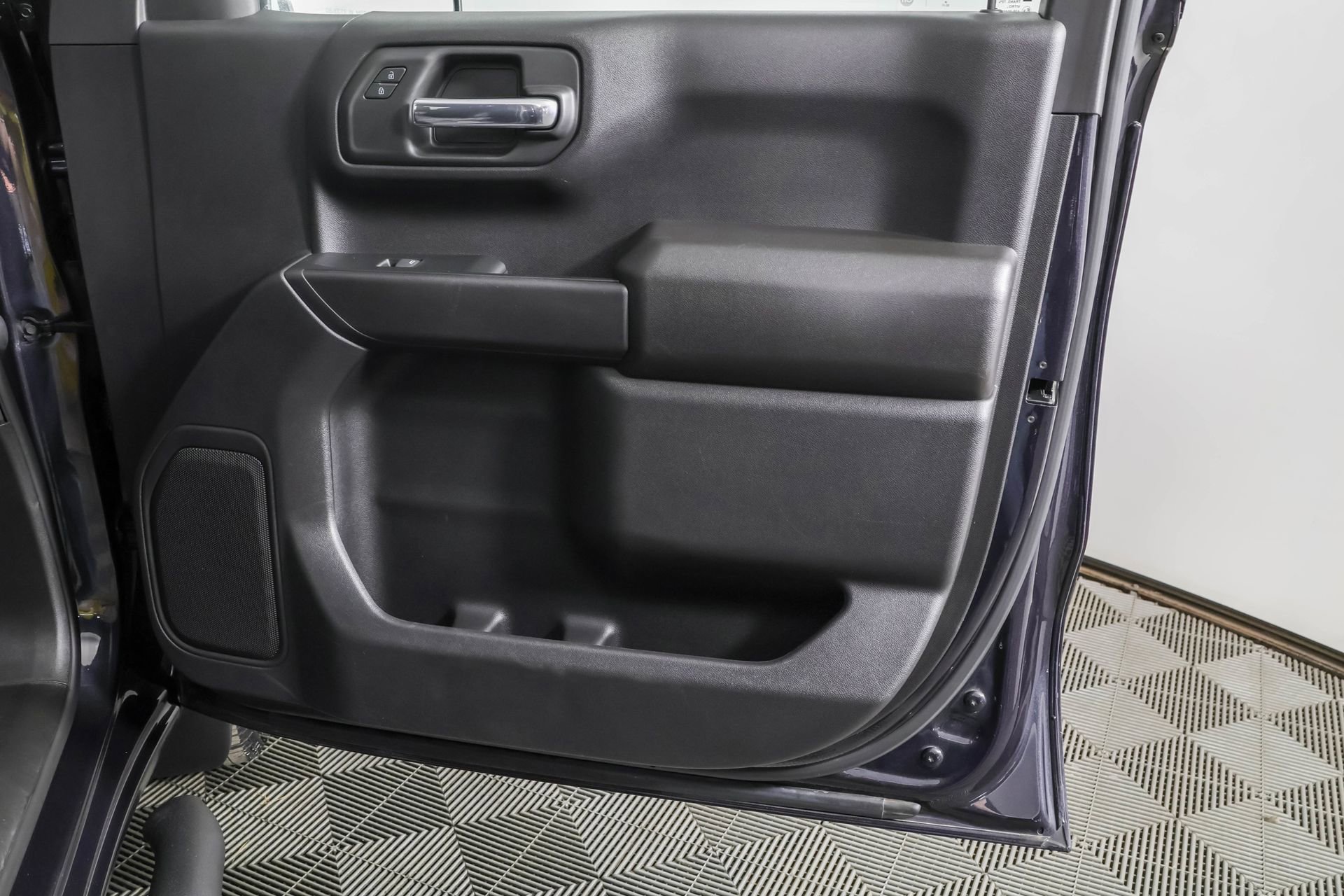 Used 2023 Chevrolet Silverado 1500 Custom AWD/4WD image 42