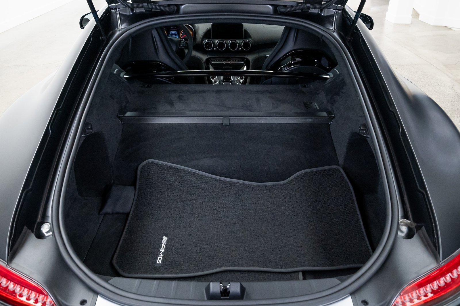 Used 2018 Mercedes-Benz AMG GT C image 8