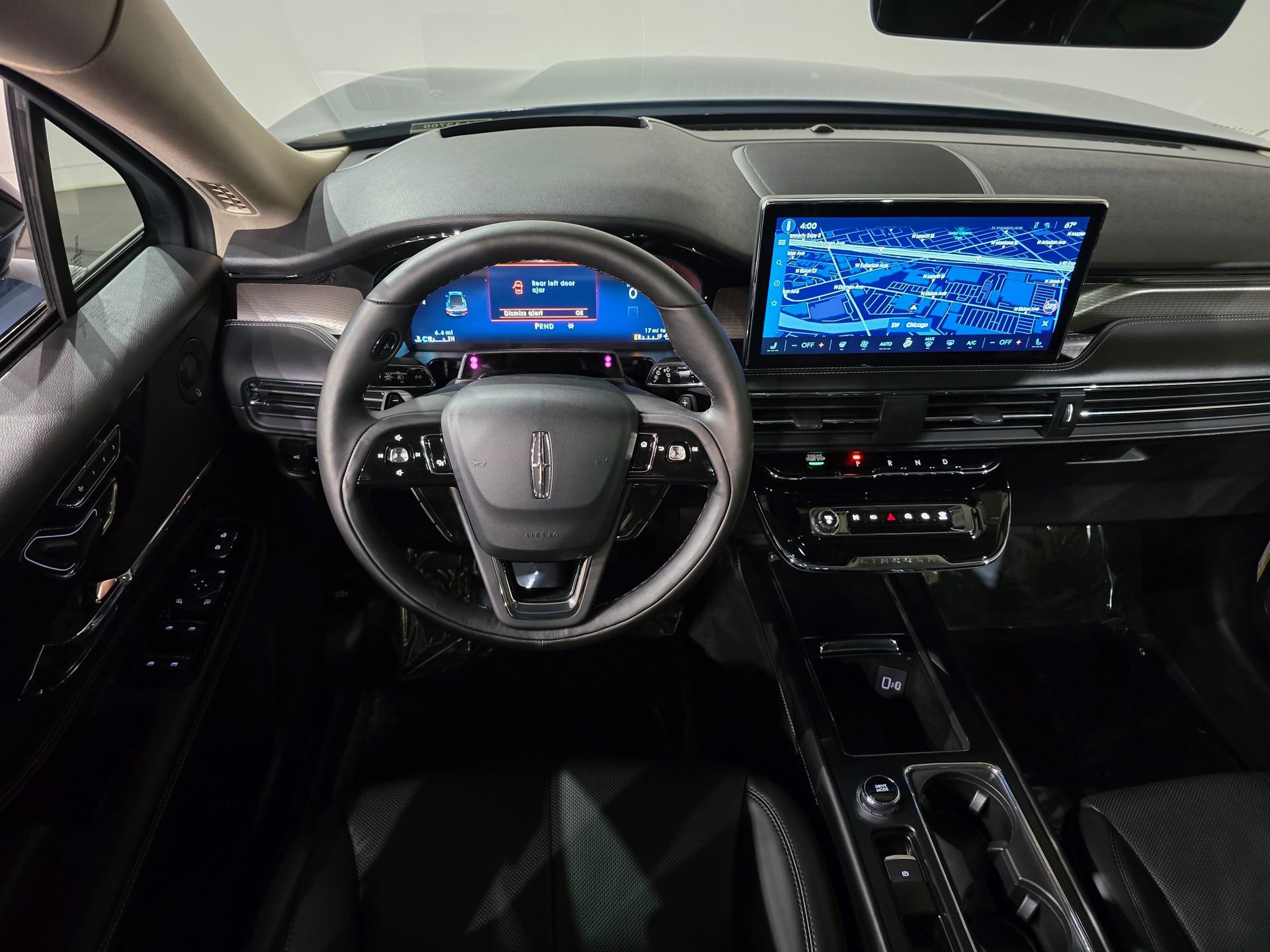 New 2025 Lincoln Corsair Reserve w/ Equipment Group 202A image 18