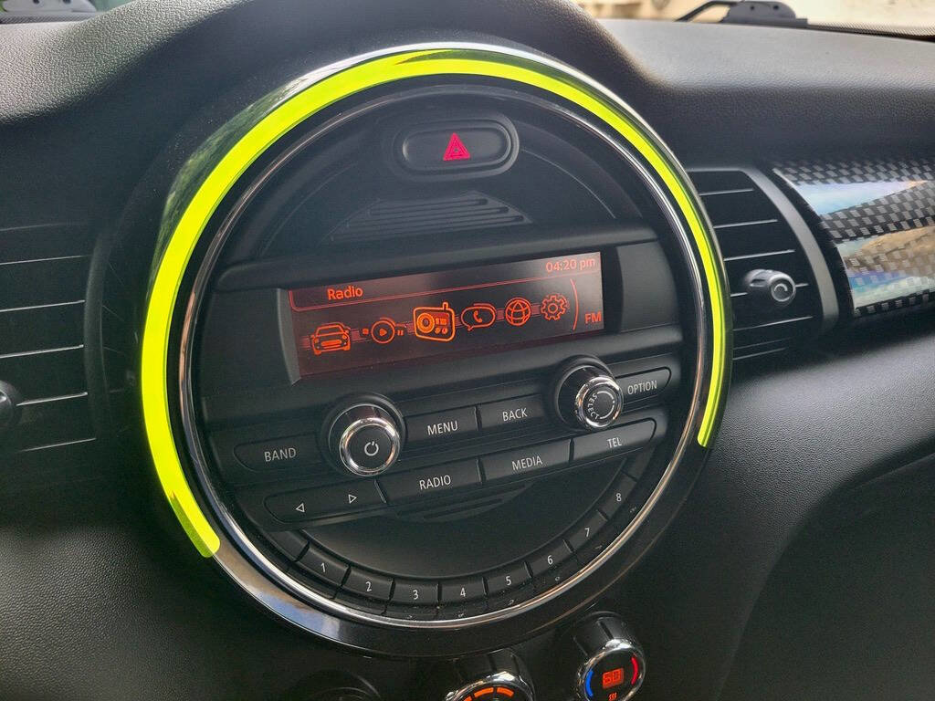 Used 2015 MINI Cooper S image 28