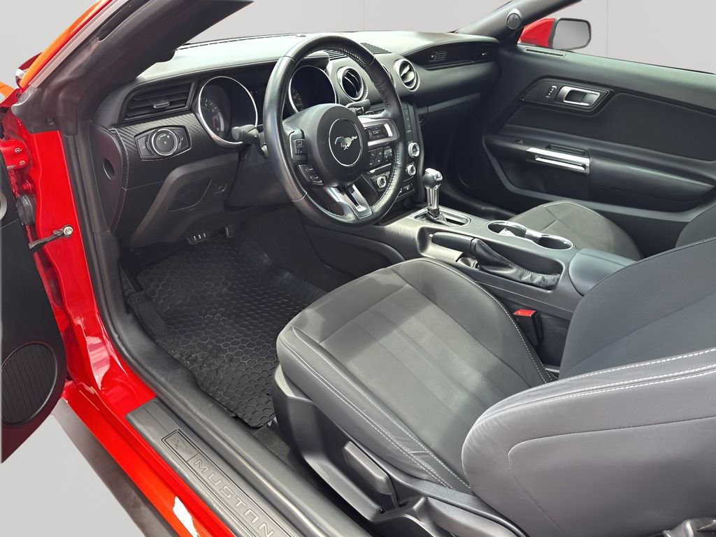 Used 2020 Ford Mustang Convertible RWD image 22