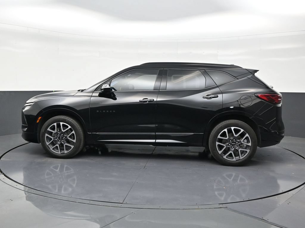 Used 2023 Chevrolet Blazer RS w/ Enhanced Convenience Package FWD image 2
