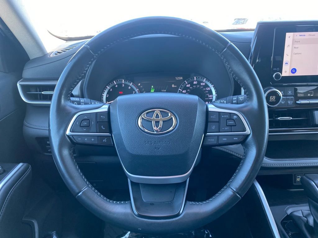 Used 2024 Toyota Highlander LE image 13