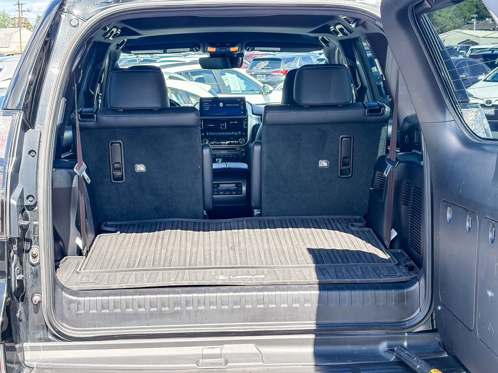 Used 2023 Lexus GX 460 Luxury w/ Sport Design Package image 26