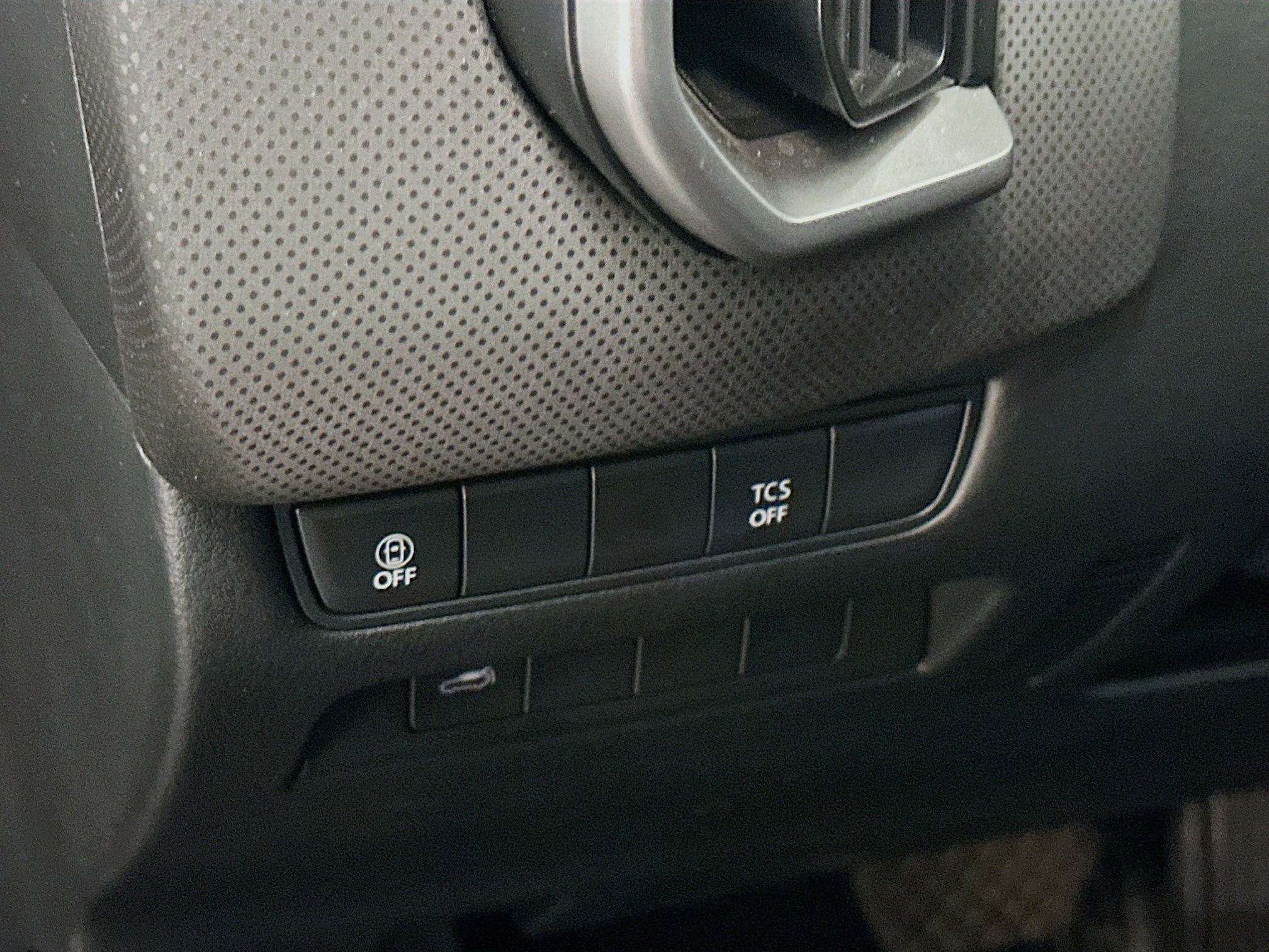 Used 2025 MAZDA CX-50 AWD 2.5 S w/ Premium Package image 17