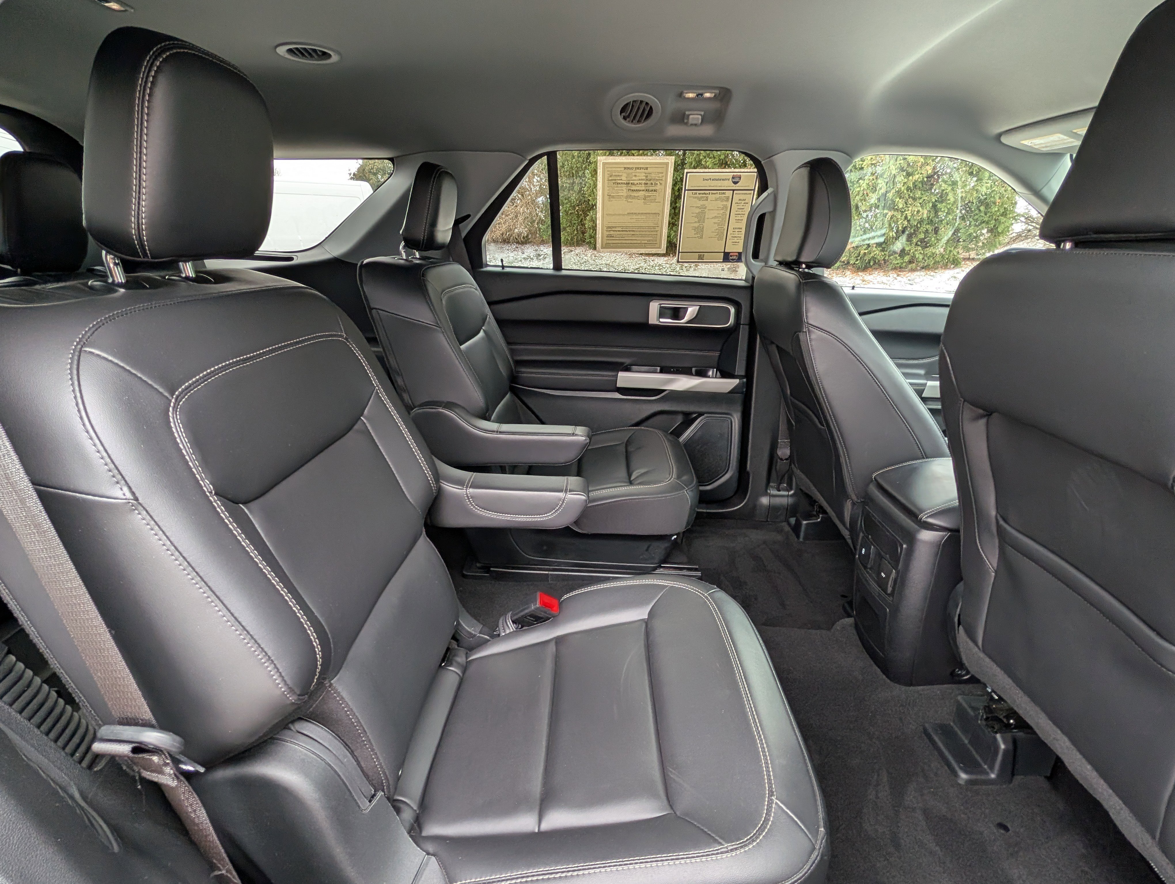 Used 2023 Ford Explorer XLT w/ Equipment Group 202A image 29