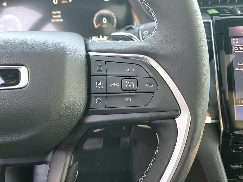 New 2025 Jeep Grand Cherokee L Limited w/ Luxury Tech Group II image 14