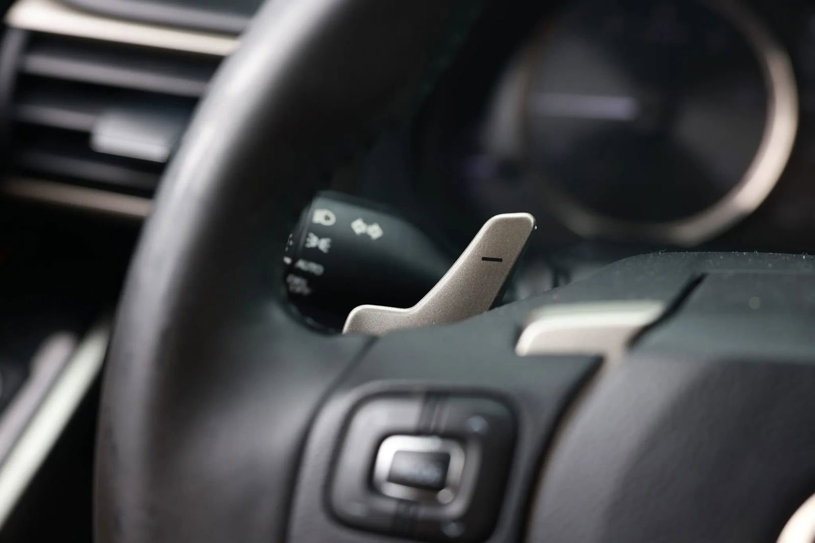 Used 2017 Lexus IS 200t RWD image 28