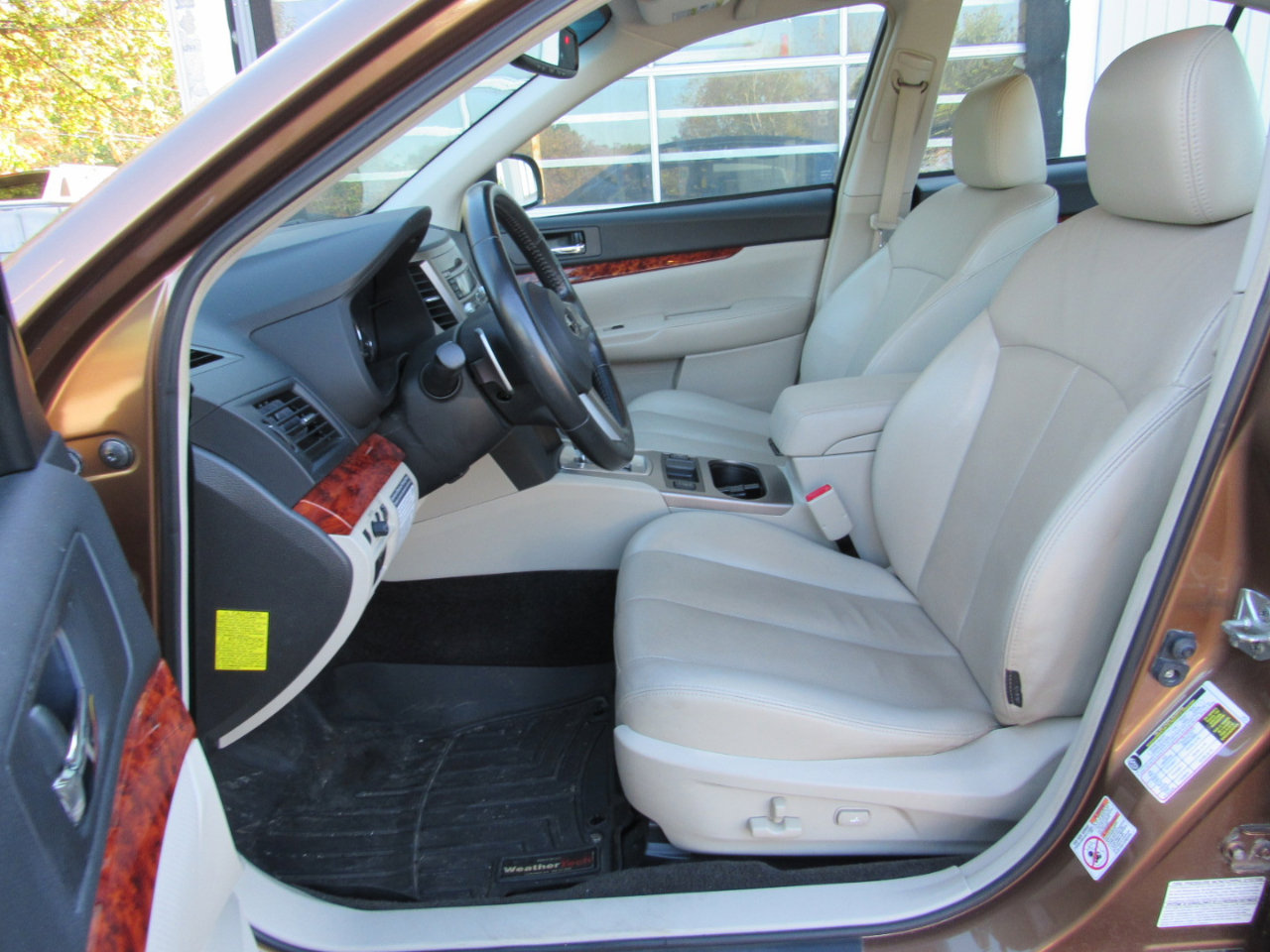 Used 2011 Subaru Legacy 2.5i Limited image 4