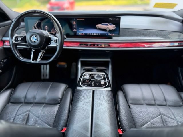 Used 2024 BMW 740i xDrive AWD/4WD image 27