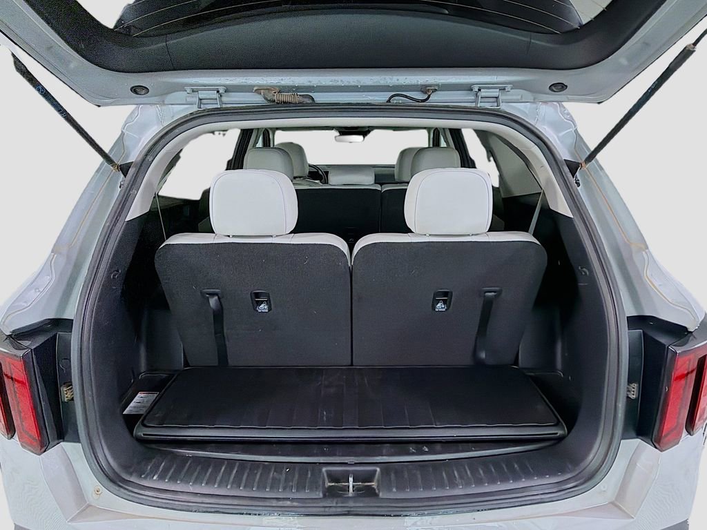 Used 2025 Kia Sorento S image 28