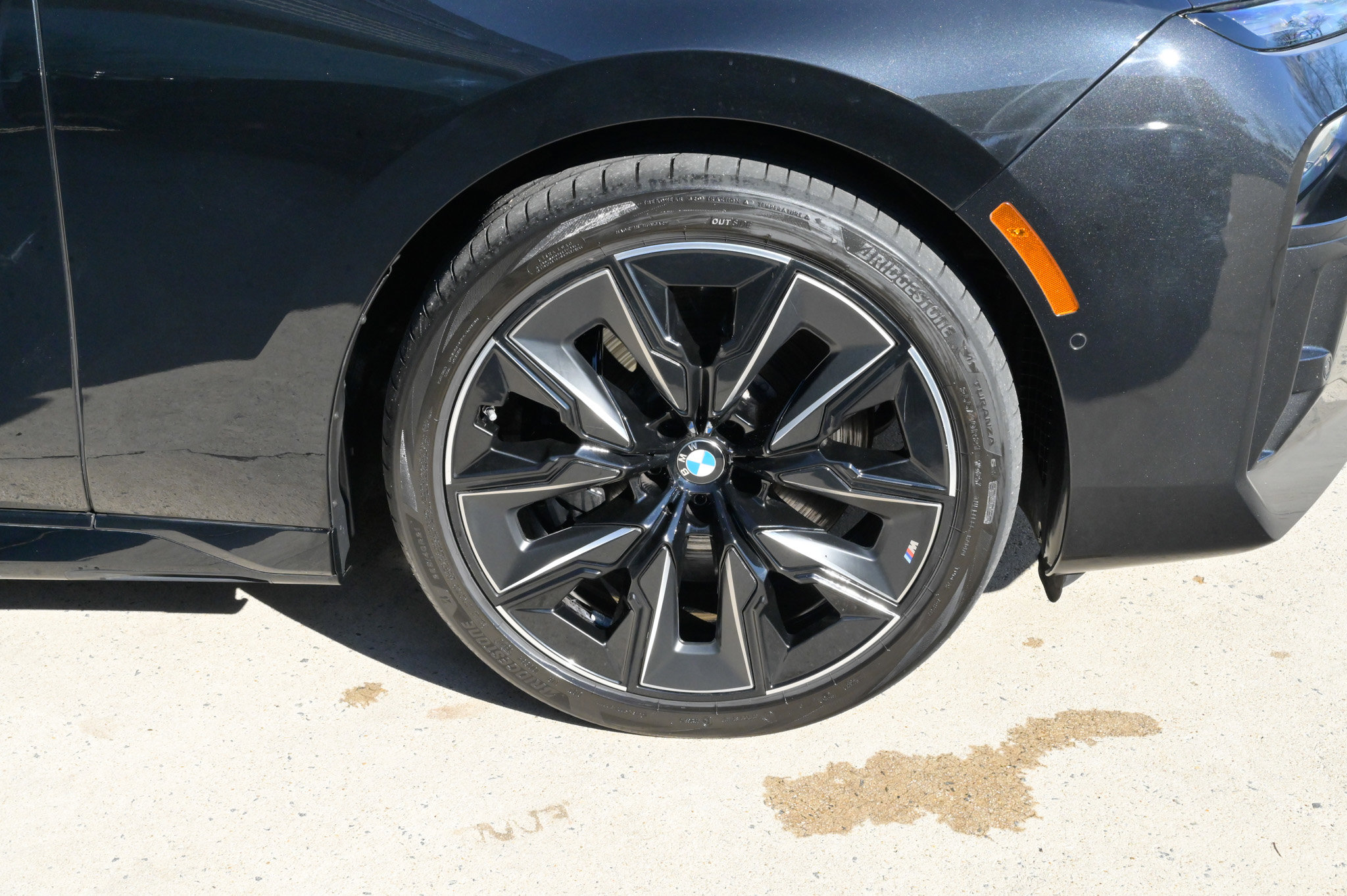 Used 2023 BMW 760i xDrive w/ Executive Package image 12