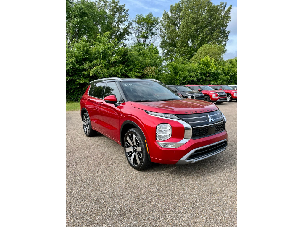 New 2026 Mitsubishi Outlander SEL FWD image 2