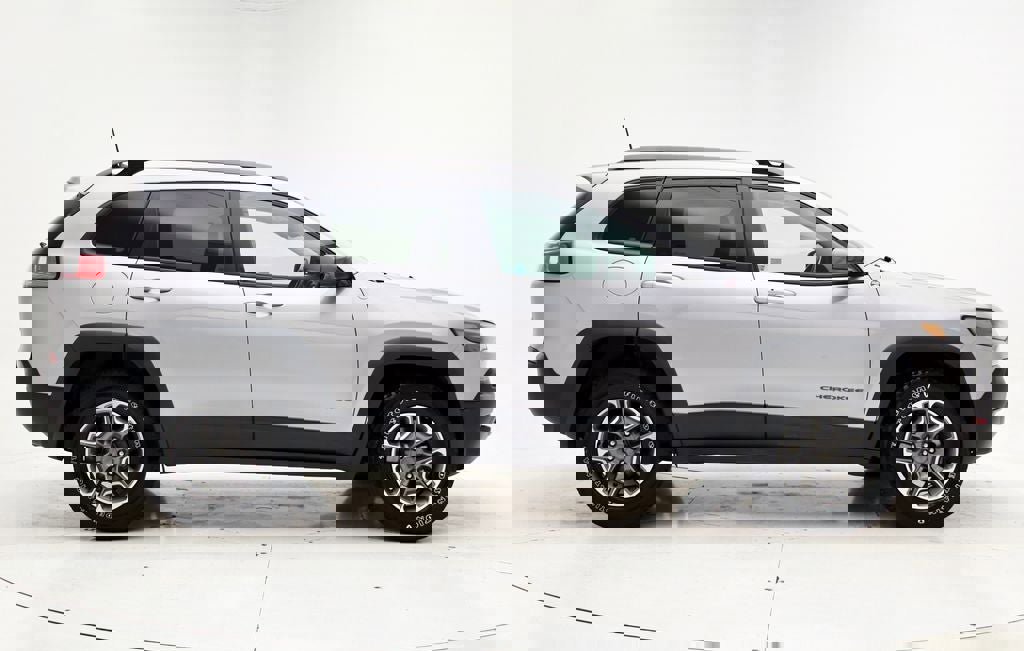 Used 2021 Jeep Cherokee Trailhawk w/ Sun, Sound & Nav Group image 3