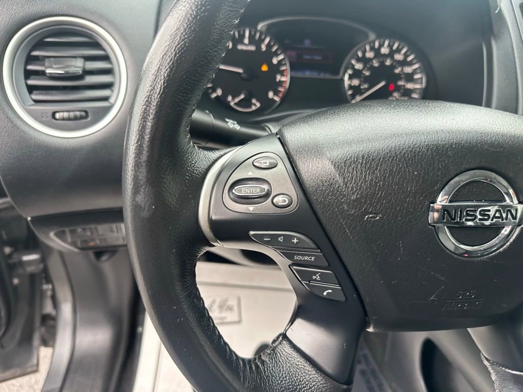 Used 2020 Nissan Pathfinder SV FWD image 15